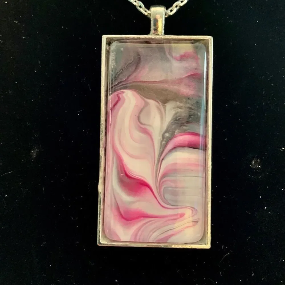 HAND PAINTED GLASS CABOCHON PENDANT NECKLACE‎